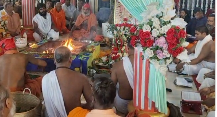 শুভ মহালয়া শ্রীশ্রী চণ্ডীপাঠ ও যজ্ঞের মধ্য দিয়ে দেবী দুর্গার আবাহন