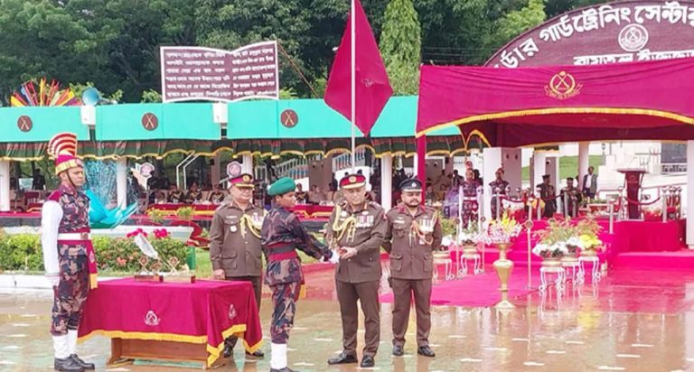নবীন সৈনিকরা দেশের এক ইঞ্চি মাটিও হাতছাড়া হতে দেবে না: বিজিবি মহাপরিচালক