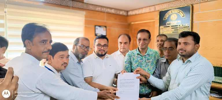 সীতাকুণ্ডে বিএনপি’র স্মারকলিপি প্রদান, অবস্থান কর্মসূচি ও মানববন্ধন অনুষ্ঠিত